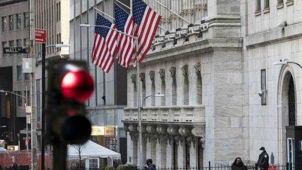 Θετικά πρόσημα στη Wall Street
