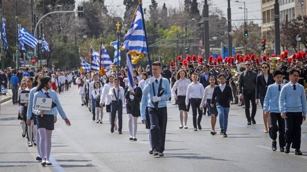 Προς ματαίωση των σχολικών παρελάσεων. Τι γίνεται με την στρατιωτική;