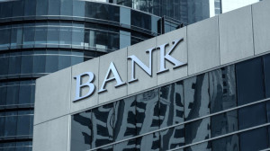 Commerzbank: Εξασθενεί ο ούριος άνεμος για τις ευρωπαϊκές τράπεζες
