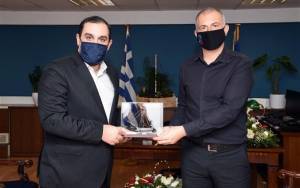 Η ανάπτυξη του Πειραιά στο επίκεντρο συνάντησης Κατσαφάδου-Μώραλη