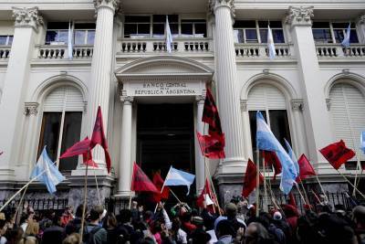 Η επιστροφή του ΔΝΤ στην Αργεντινή, με... προίκα την Ελλάδα