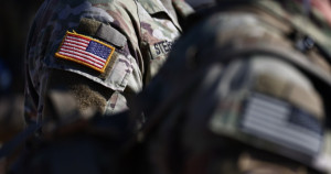 NATO: Οι ΗΠΑ αποσύρουν 5.000 στρατιώτες από την Ευρώπη