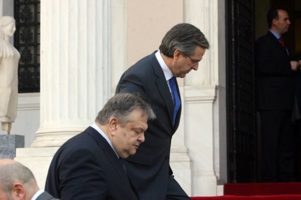 Τετ α τετ Σαμαρά- Βενιζέλου με φόντο τα περί "κυβερνητικής σταθερότητας" και τις… λαϊκές αγορές