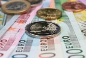 Διπλές εισφορές για χιλιάδες αυτοαπασχολούμενους από Μάιο μέχρι Σεπτέμβριο