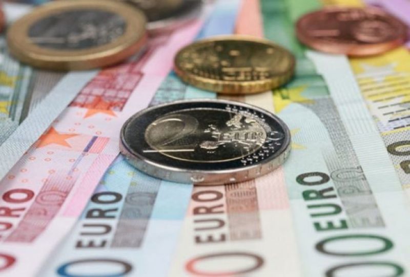 Διπλές εισφορές για χιλιάδες αυτοαπασχολούμενους από Μάιο μέχρι Σεπτέμβριο