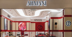 Η επόμενη μέρα της αυτοκρατορίας Armani: Μάχη κολοσσών για το «διαμάντι» της πολυτέλειας