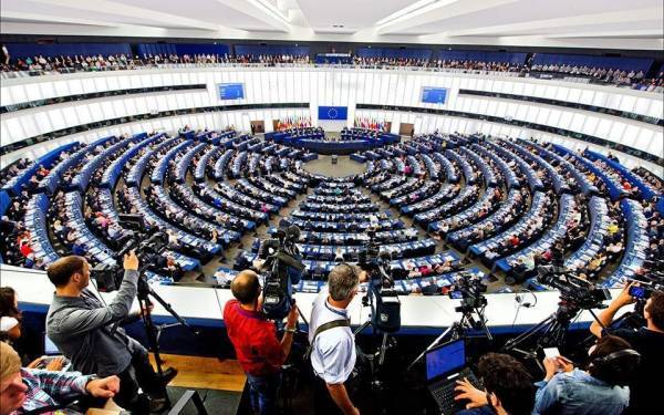Μέτρα για τον κορονοϊό ζητούν οι ευρωβουλευτές