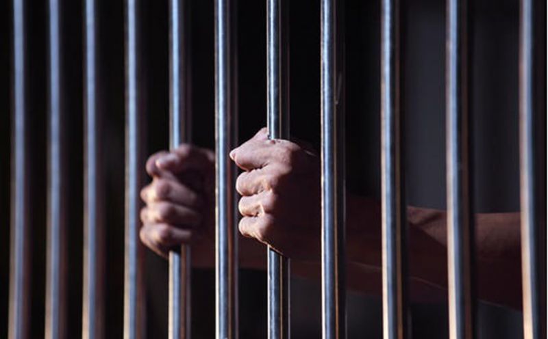 Σταματάει την απεργία πείνας και δίψας ο Β. Δημάκης
