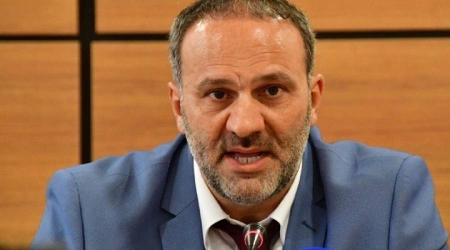 Αμάρυνθος: Στα χέρια ο πρώην υπουργός, Μαυραγάνης με τοπικό παράγοντα