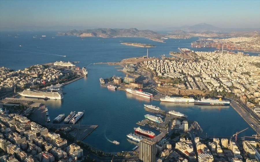 Υπεγράφη η νέα ΣΣΕ στο λιμάνι του Πειραιά- Τι περιλαμβάνει