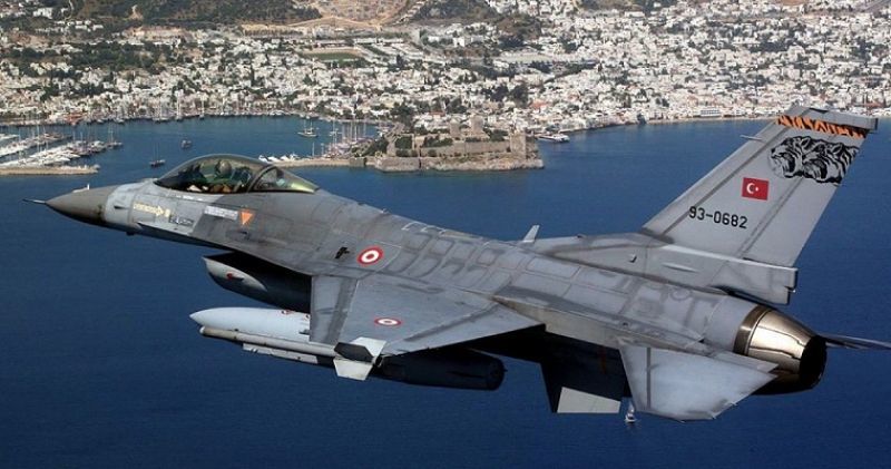Μπαράζ τουρκικών παραβιάσεων πάνω από το Αιγαίο