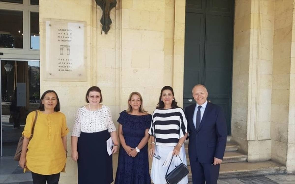 Επίσκεψη της Μενδώνη στην Κέρκυρα