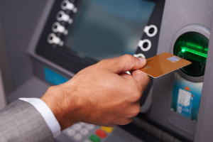 ΕΕΚΕ: Δωρεάν υπηρεσία το άνοιγμα λογαριασμού στις Τράπεζες
