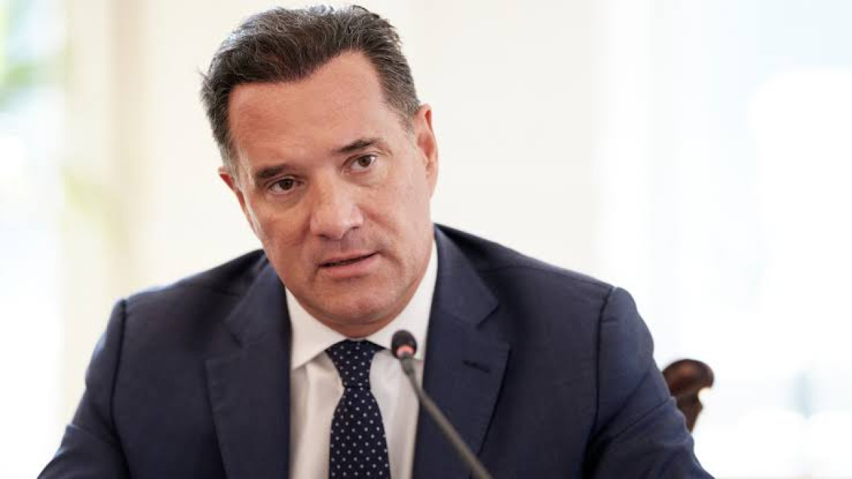 Υπόσχεση Γεωργιάδη για ελέγχους στους... κομπογιαννίτες με αιχμές για την Καρυστιανού