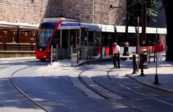 Γερμανία: "Καμπανάκι" για επιθέσεις στα μέσα μεταφοράς της Κωνσταντινούπολης