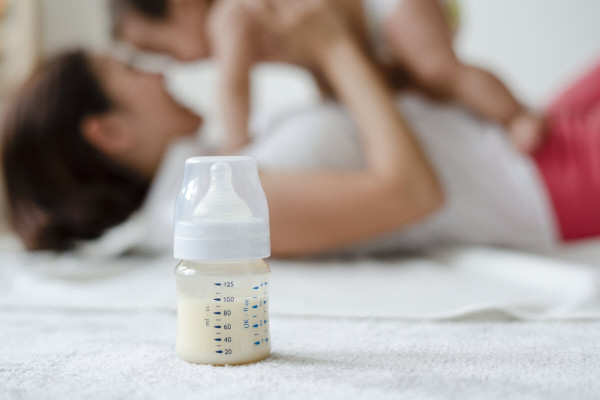 Πρόστιμο €561.000 στη FrieslandCampina για αθέμιτη κερδοφορία στο βρεφικό γάλα