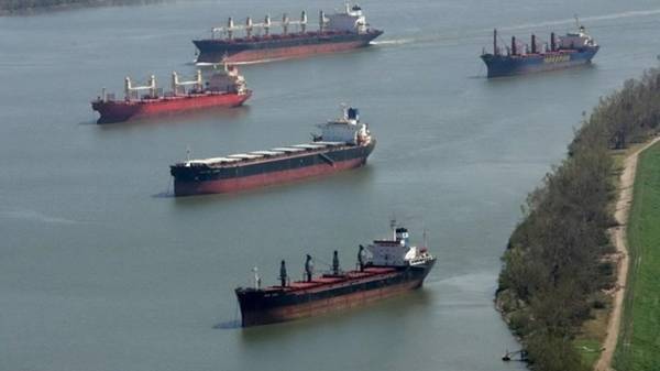 Ενισχυμένος κατά 0,9% ο ελληνικός εμπορικός στόλος τον Μάιο