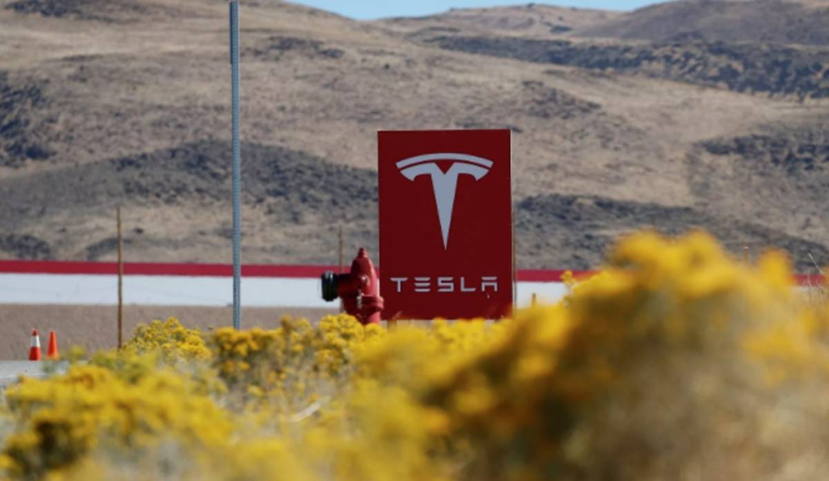 Tesla: Πληρώνει $137 εκατομμύρια σε πρώην εργαζόμενο για ρατσιστική μεταχείριση