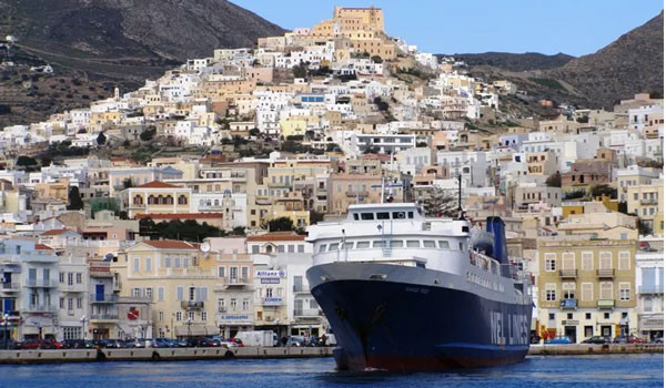 Σύρος: Έρευνες στο λιμάνι μετά από αναφορά για σορό παιδιού