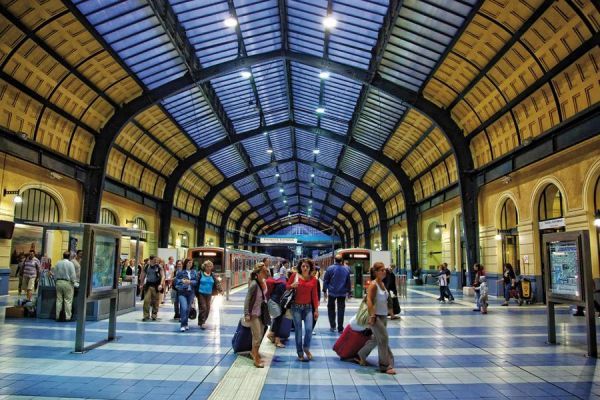 Δρομολογείται διαγωνισμός για εμπορικό κέντρο του OΣΕ στον σταθμό Πειραιά