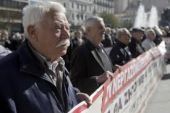 Ασφαλιστικό: Στο "απόσπασμα" (και) οι μεσαίες συντάξεις