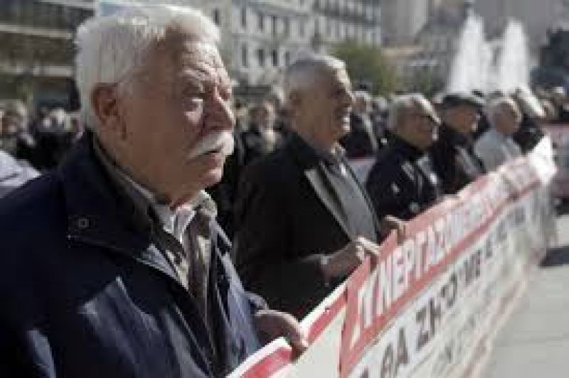 Ασφαλιστικό: Στο "απόσπασμα" (και) οι μεσαίες συντάξεις
