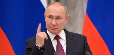 Bloomberg: Ο Πούτιν «πιέζει» κρατικές εταιρείες για περισσότερα μετρητά