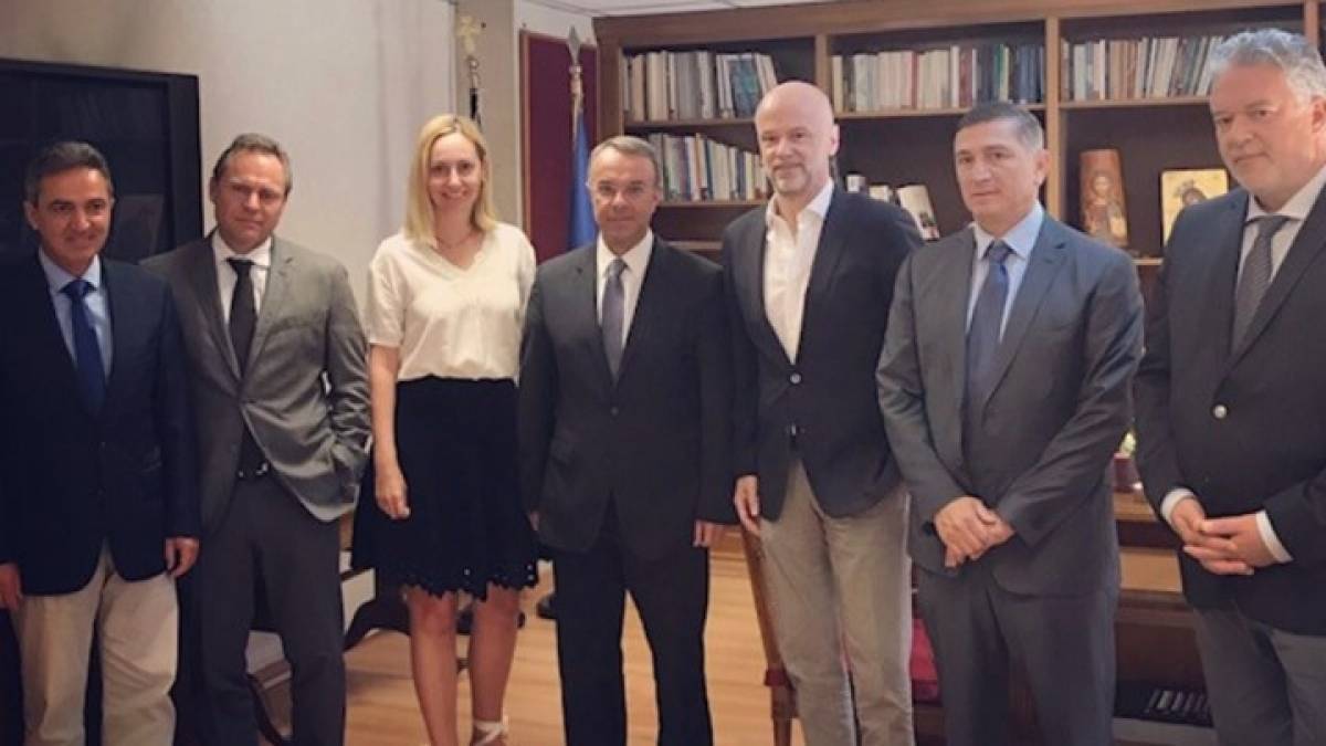 Η περαιτέρω αναβάθμιση του τουρισμού στη συνάντηση Σταϊκούρα - ΣΕΤΕ
