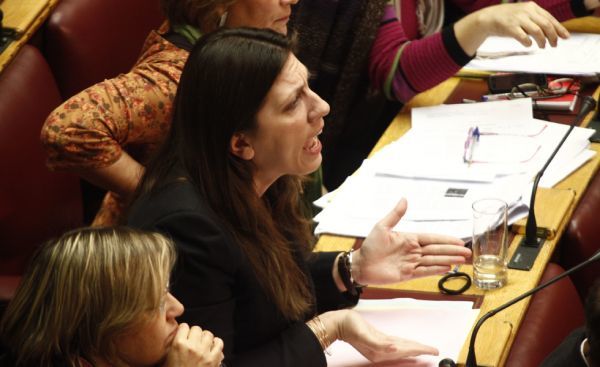 «Μαλλιοτραβήχτηκε» με τον Υψηλάντη στη Βουλή η Ζ. Κωνσταντοπούλου