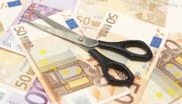 Εφάπαξ με το...κυάλι- Μέχρι και 4 χρόνια θα περιμένουν οι δικαιούχοι- Κίνδυνος για μείωση έως και 50%