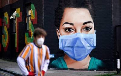 Λοιμωξιολόγοι: Εισήγηση για υποχρεωτική χρήση μάσκας σε κλειστούς χώρους