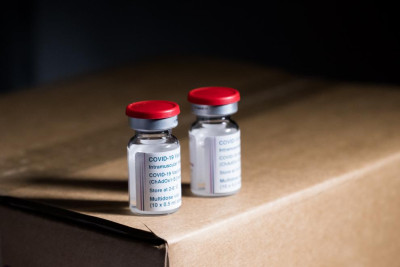 Εξαδάκτυλος για κορονοϊό: Μόνο σύσταση για τυχόν νέο εμβολιασμό
