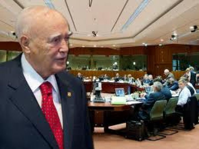 Παπούλιας: Πρέπει να γίνουν προσαρμογές στο οικονομικό πρόγραμμα