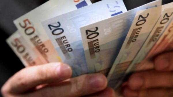 Εβδομάδα πληρωμών για συντάξεις και επιδόματα