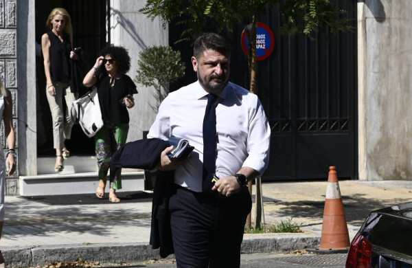 Χαρδαλιάς: Έχω δυσανεξία στο γραφείο- Θα βαρεθείτε να με βλέπετε