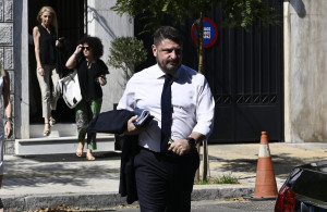 Χαρδαλιάς: Έχω δυσανεξία στο γραφείο- Θα βαρεθείτε να με βλέπετε