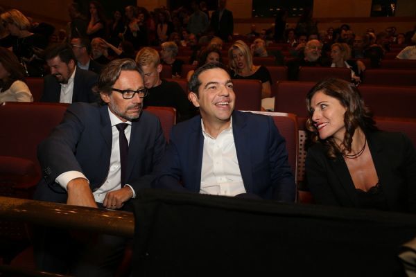 Στην πρεμιέρα του Παντελή Βούλγαρη, Τσίπρας και Μπαζιάνα