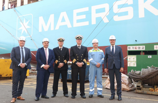Η Maersk παρέλαβε το πρώτο containership μεθανόλης