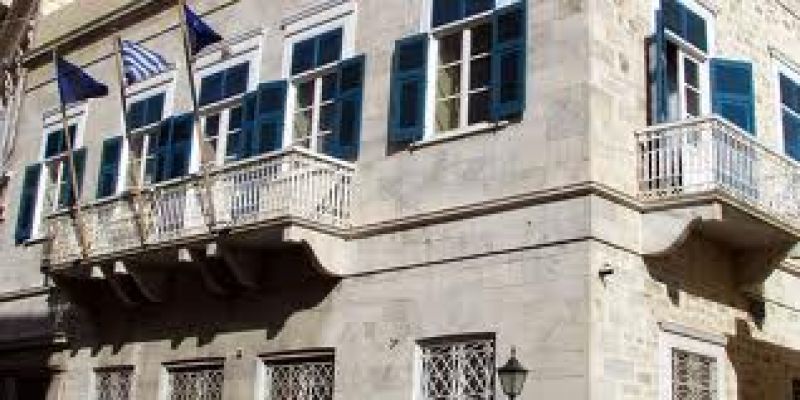Κυκλάδες: Επιμελητήριο - «μαϊμού» πολιορκεί τις επιχειρήσεις