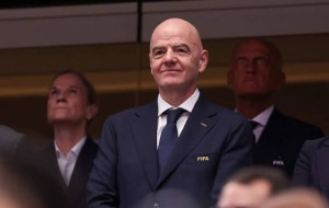FIFA: Τρίζει η καρέκλα του Ινφαντίνο – Η UEFA πιέζει για την αποπομπή του