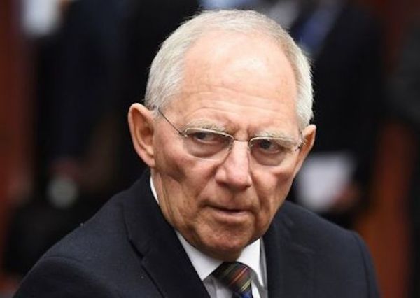 Die Zeit: Η Ελλάδα θα ανασάνει όταν φύγει ο Σόιμπλε