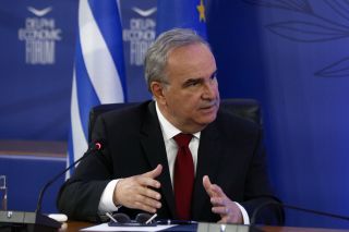 Παπαθανάσης: Στην οικονομία €32 δισ. έως το 2026