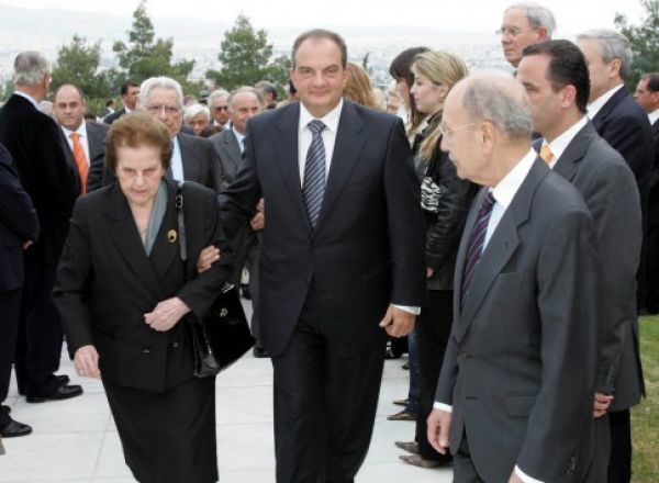 Απεβίωσε η αδερφή του Κωνσταντίνου Καραμανλή