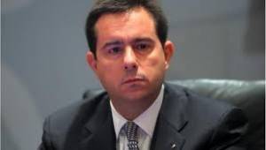 Καμία μείωση στις συντάξεις διαμηνύει ο Μηταράκης