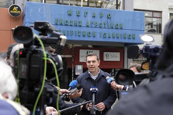 Τσίπρας: Ο Μητσοτάκης δίνει μια εικόνα άλλης χώρας