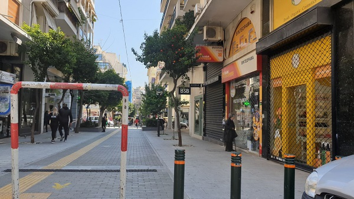 Εμπορικός Σύλλογος Πειραιά: Υποδέχεται με γενναίες εκπτώσεις τις... εκπτώσεις