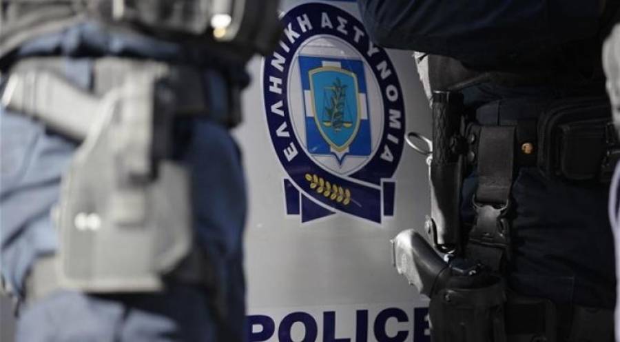 Ελεύθερη 32χρονη που κατηγορείται ότι έριξε άνδρα από το μπαλκόνι