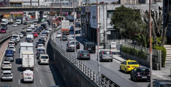 Τέλη κυκλοφορίας: Μικρή... εορταστική παράταση και πλάνο αλλαγών στα πρόστιμα