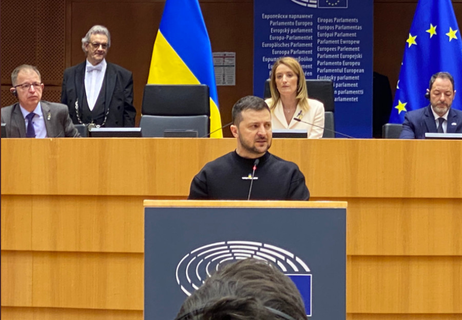Ζελένσκι στην Ευρωβουλή: Πολεμάμε για όλους εσάς-Πολεμάμε για την Ευρώπη