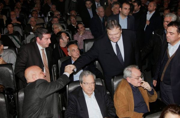 Προς ενωτικό ευρωψηφοδέλτιο ΠΑΣΟΚ &amp; "58"
